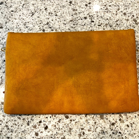 ND Foldover  Clutch with removable Shoulder Chain - Picture 3 of 4